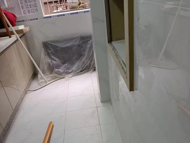 廚房地面適合鋪瓷磚還是木地板？