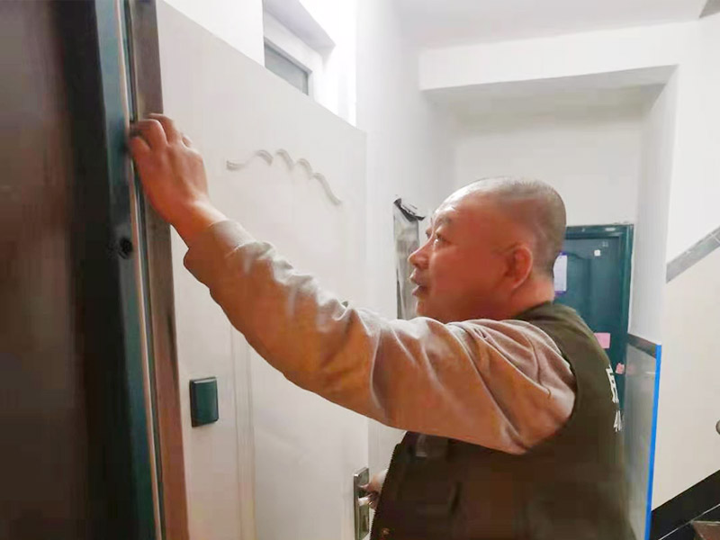 家具木門被踢壞了，若要自己動(dòng)手進(jìn)行家具木門維修要用到哪些工具
